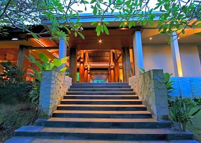 Candi & Курортный комплекс 4*